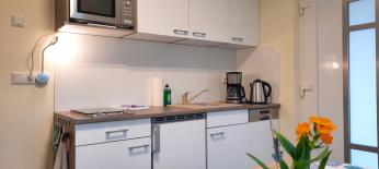 Voll ausgestattete Küchenzeile